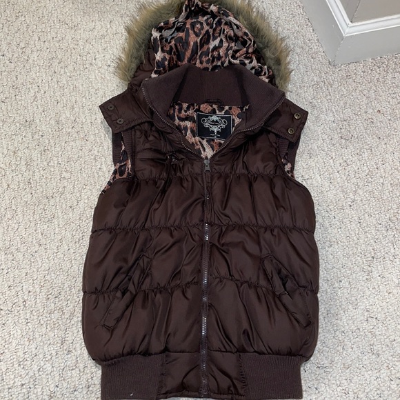 Brown Vest - Discovery - Picture 1 of 3